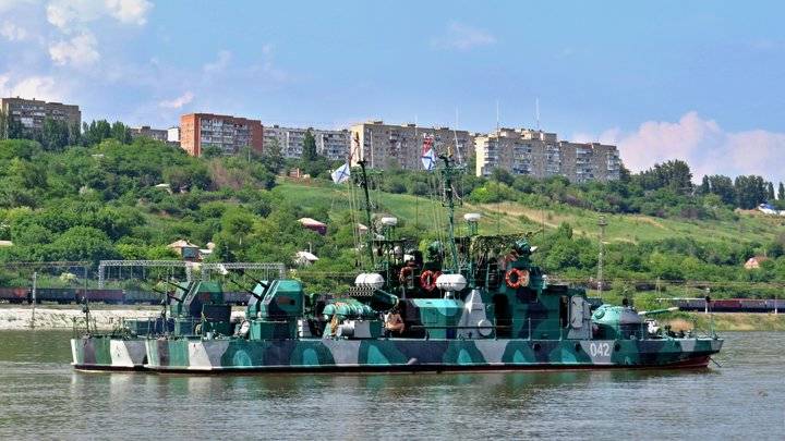 Бронекатера и боевые водолазы: чем Россия защитит Крымский мост