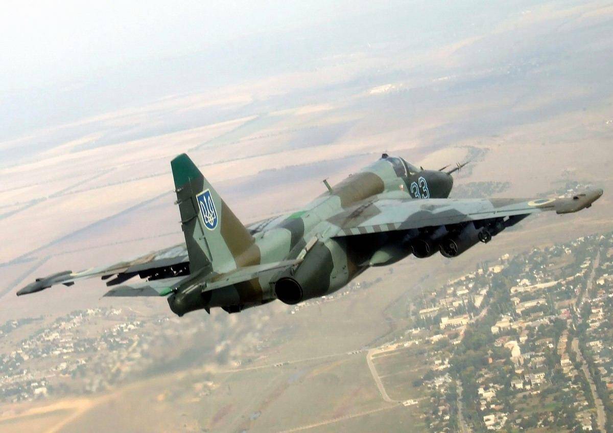Пролет Су-25 над Азовом - сигнал Украины о готовности атаковать Донбасс