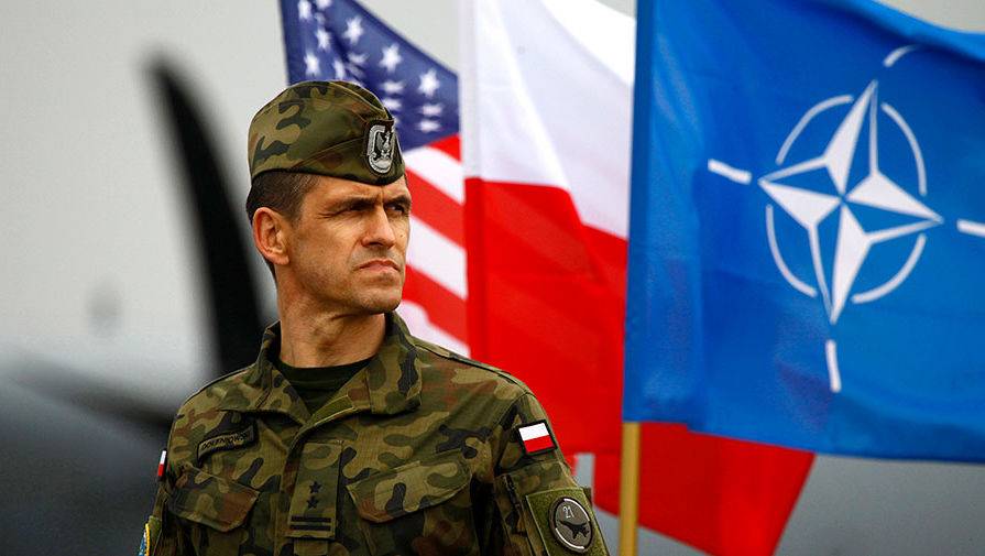 След взрыва на Ту-154 Качиньского дает НАТО ввести военную технику в Польшу