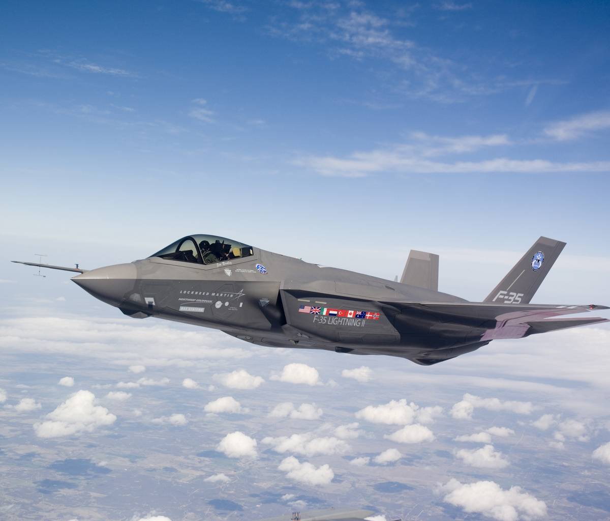 Тысяча недоработок F-35: американский истребитель уже не станет «звездой»