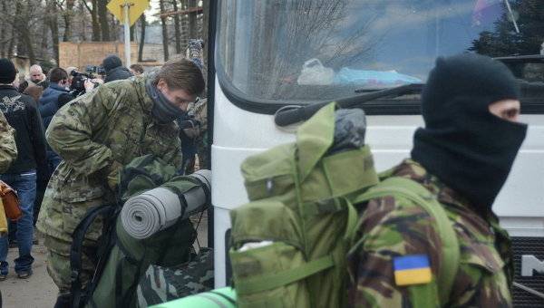 Украина начала принудительную мобилизацию населения Донбасса в нацбаты