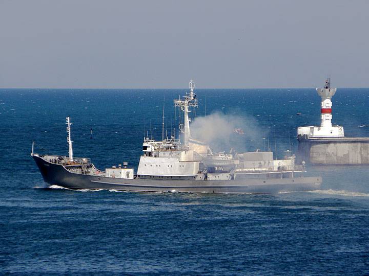 Разведывательный корабль «Кильдин» заступил на вахту у берегов Сирии