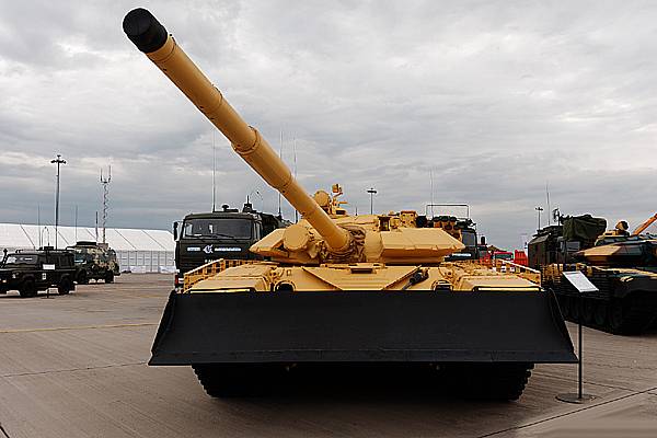 Модернизированный танк Т-72А. Выставка KADEX-2018. Фотообзор