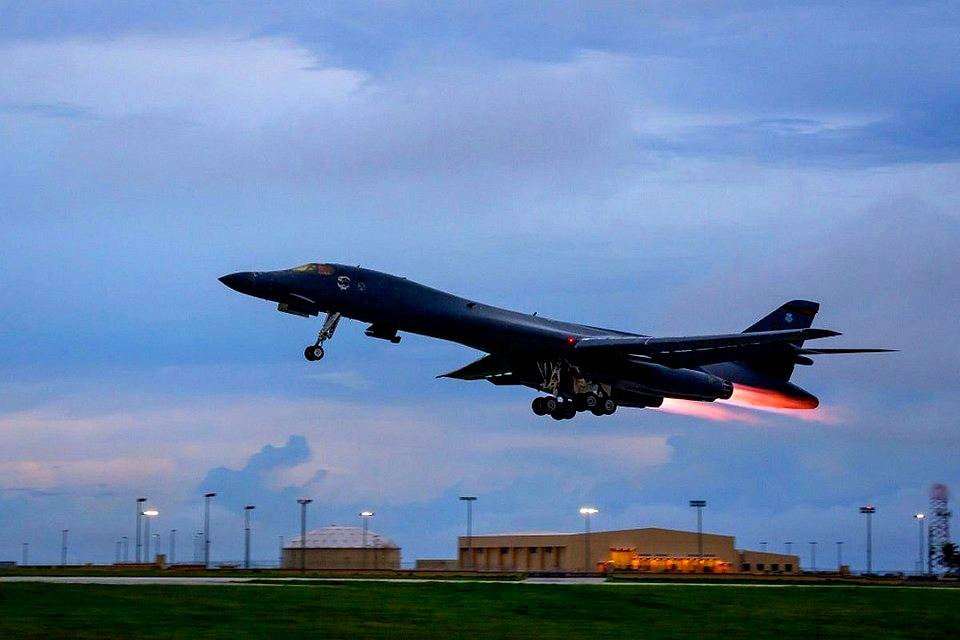Cтало известно, зачем пилоты ВВС США посадили горящий B-1B Lance