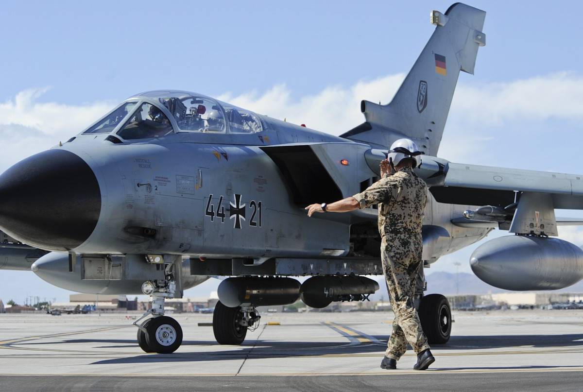 Германия в ловушке НАТО: Россия может помочь возродить боевую авиацию