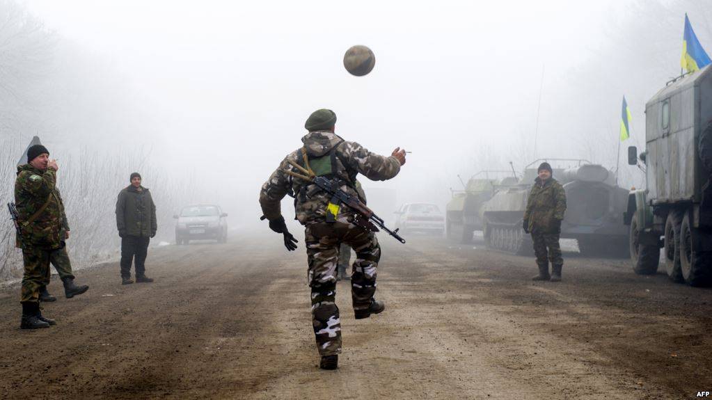 Плей-оф по-украински: нацбаты сражаются с ВСУ, сопротивляясь выводу с Донбасса