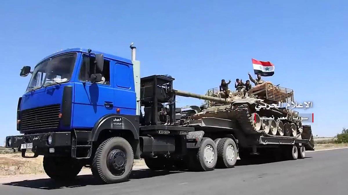 Танки сирийской армии начали перебрасывать на новых "МАЗах"