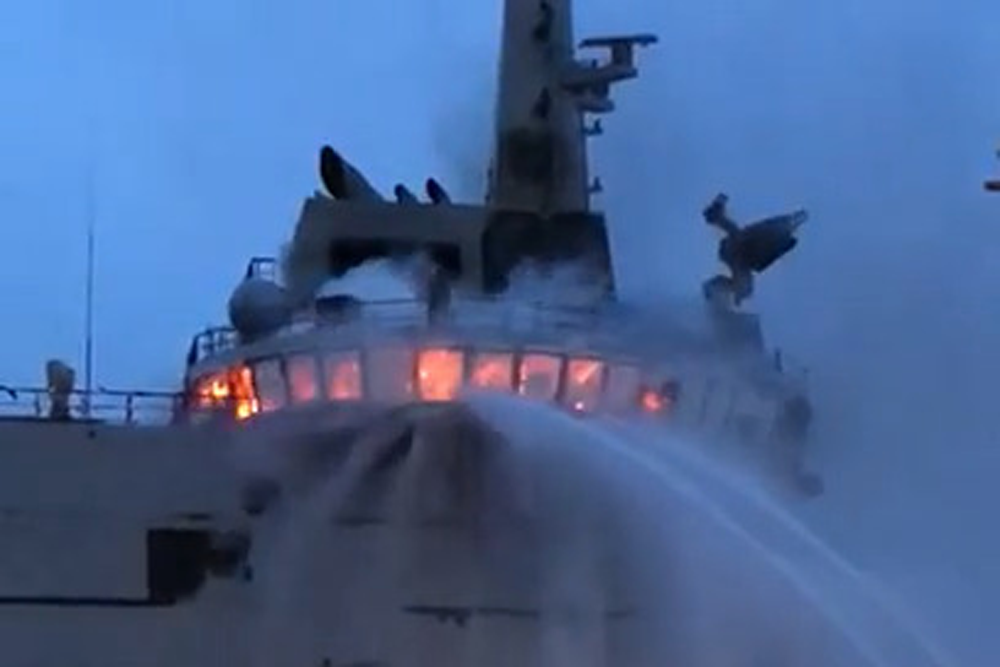 Пожар на строящемся для ВМС Италии корабле Vulcano сняли на видео