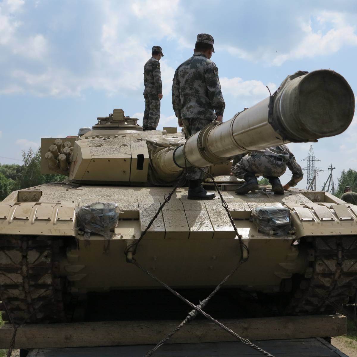 Прибытие китайских танков «Тип 96А» в Алабино на «Танковый биатлон-2018»