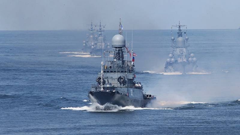 Украине мерещатся российские корабли с ракетами «Калибр» в Азовском море