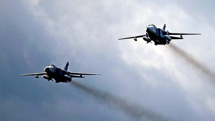 НАТО все ближе: Су-24 ВКС РФ начали сопровождать уже над Чёрным морем