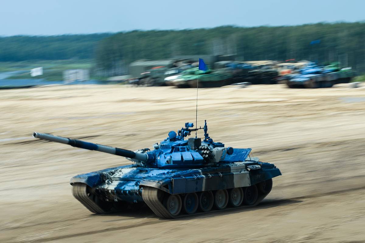 Российские танкисты разогнали 46-тонный Т-72Б3 до скорости более 70 км/ч