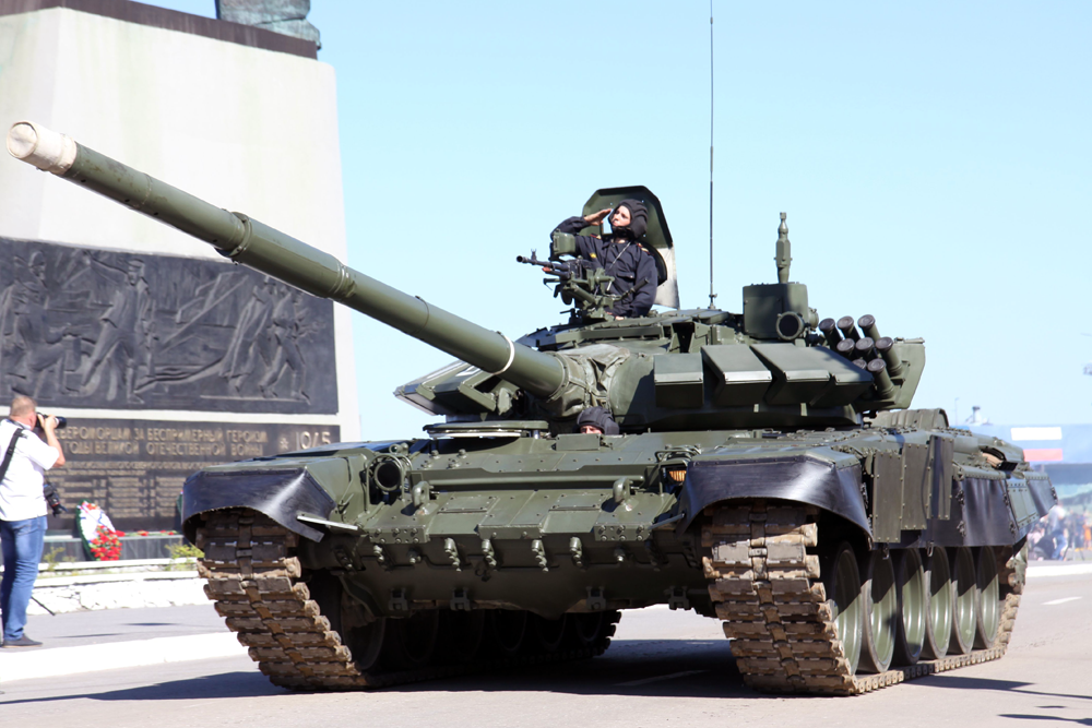 Российские танкисты сравнили модернизированный Т-80БВМ и Т-72