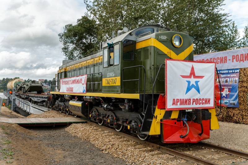 6 августа – День железнодорожных войск