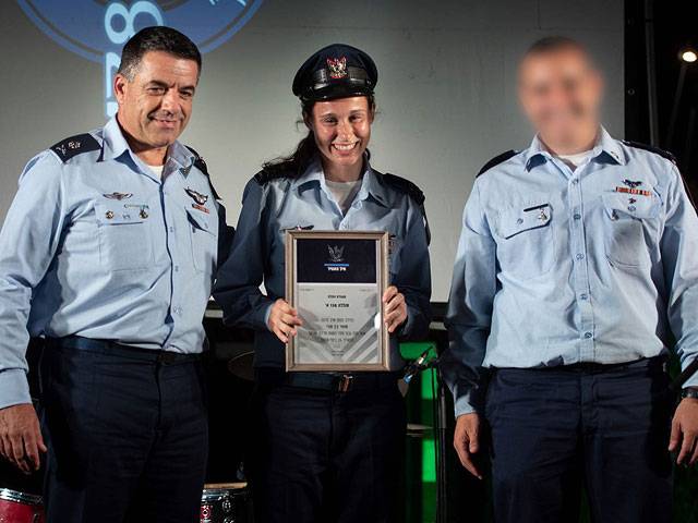 Успешный перехват: награждена девушка-капитан Ор Нааман за сбитый Cу-22 САР