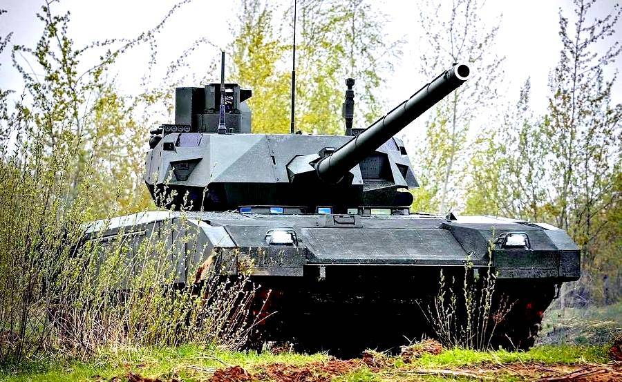 Минобороны РФ купило 100 танков «Армата»
