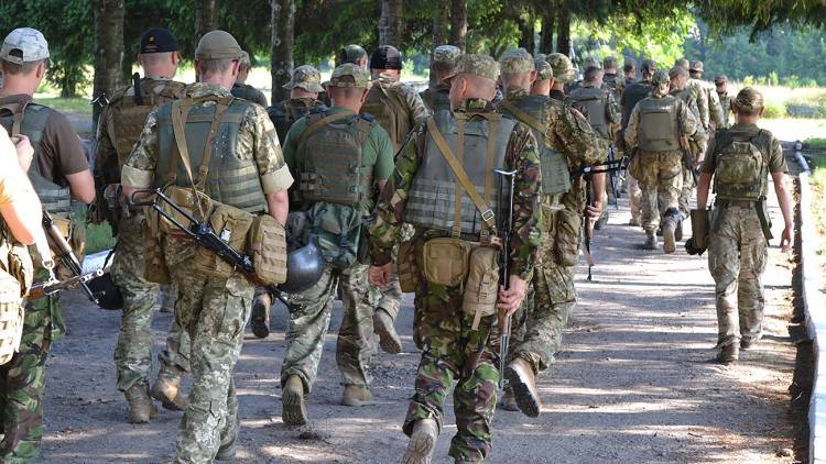 Как на Украине относятся к воякам, которые приходят с фронта на Донбассе
