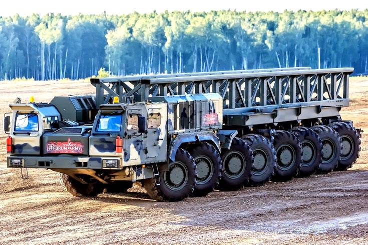 Россия построила свою «сороконожку»: видео КАМАЗ-7850 взорвало Сеть