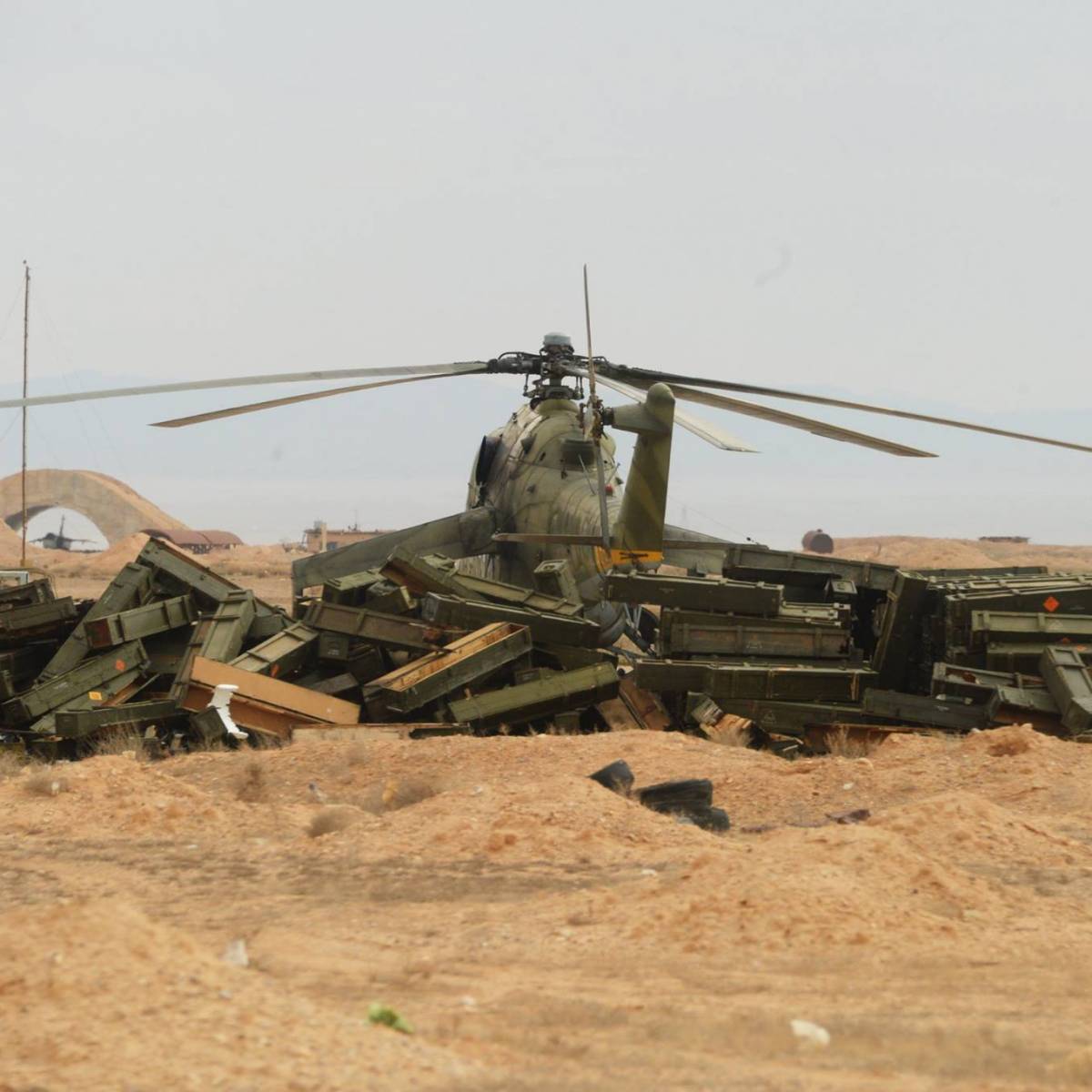 Вывести из игры вертолёты САА: авиабаза в Хаме попала в прицел боевиков