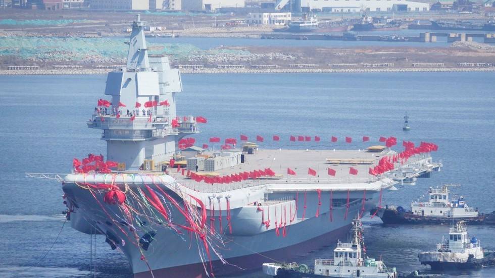 Собственный авианосец Китая готовится к большому плаванию