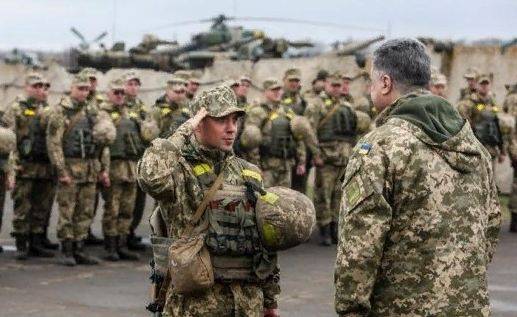 Порошенко пообещал западным дипломатам продолжить войну на Донбассе