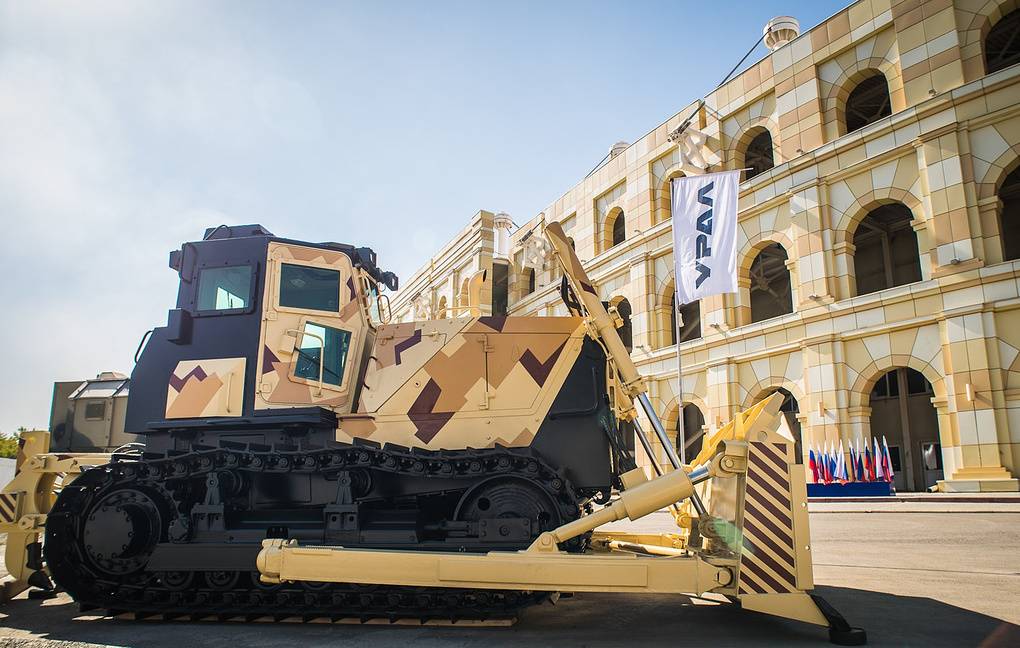В России подготовили трактор-"броненосец" для боевых действий в Сирии