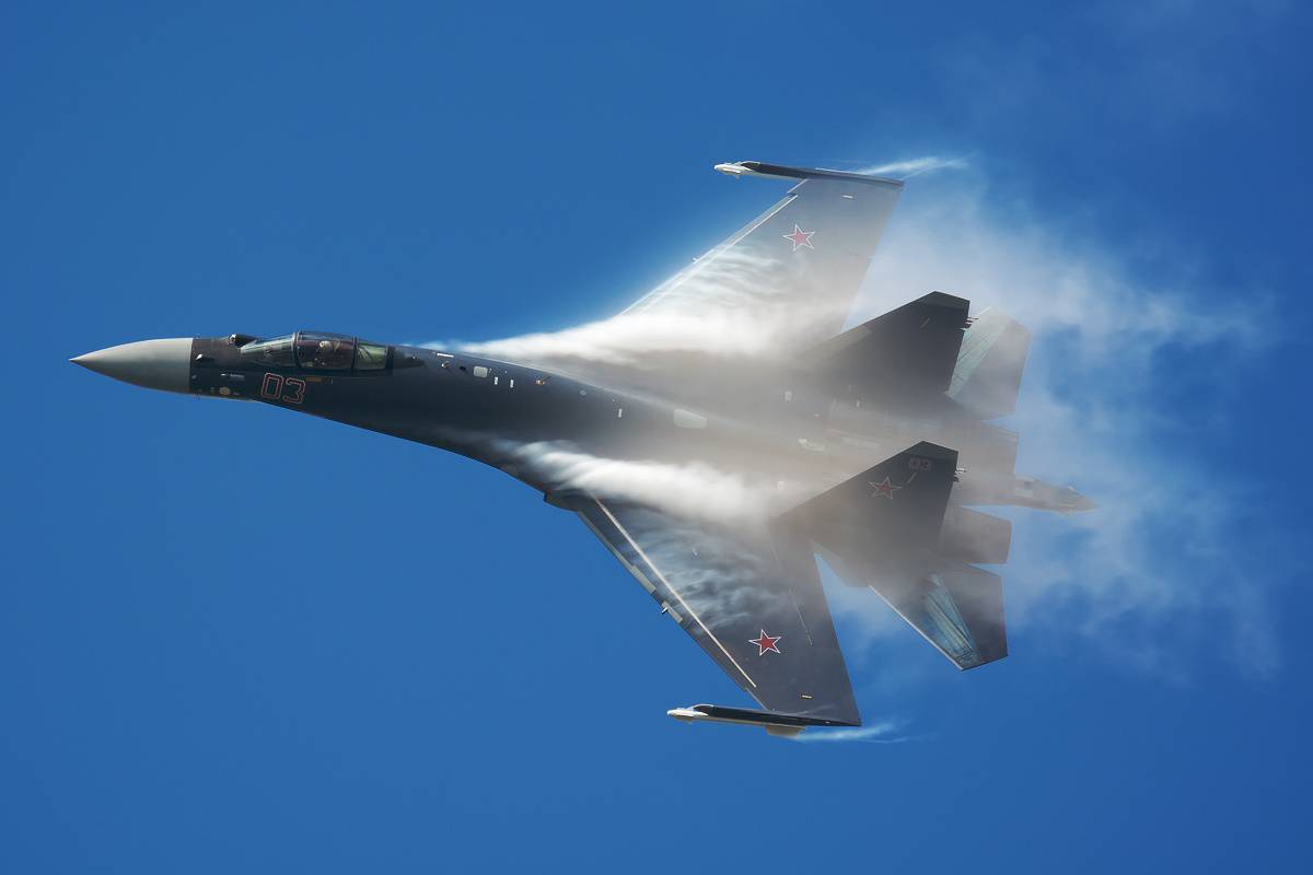 Business Insider: F-22 «обречен на позор» в схватке с Су-35