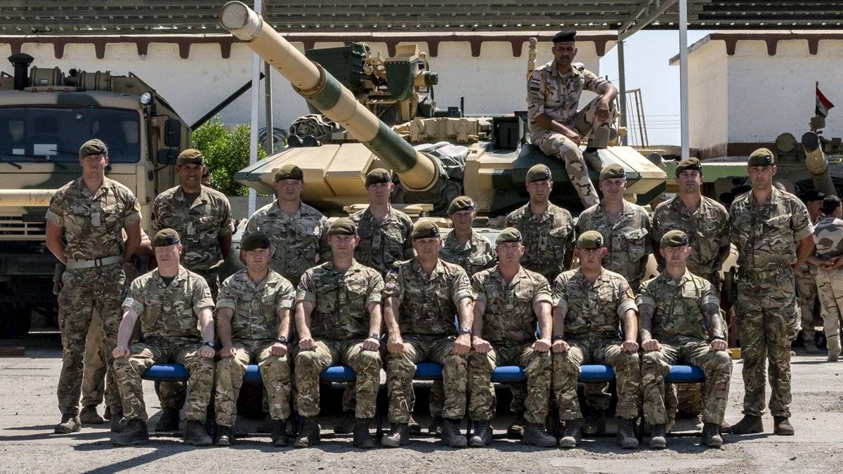Британские военные познакомились с Т-90С в Ираке