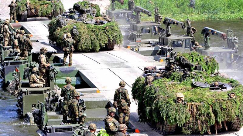НАТО собирается перекрыть России спасительный Сувалкский коридор