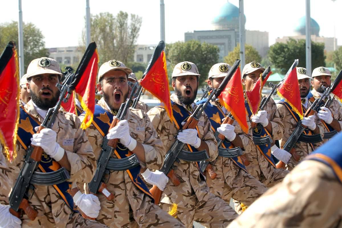 Кто атаковал военный парад в Иране?