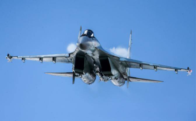 Воздушный бой: Су-35С поймал F-22 в Сирии, как курсанта-пацана