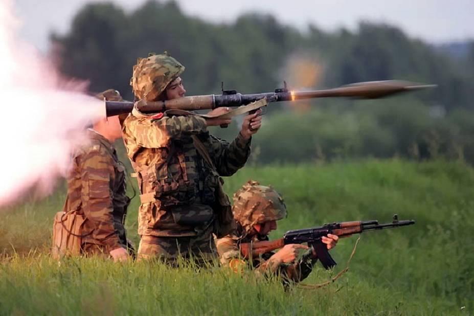 Улучшить военное фото онлайн