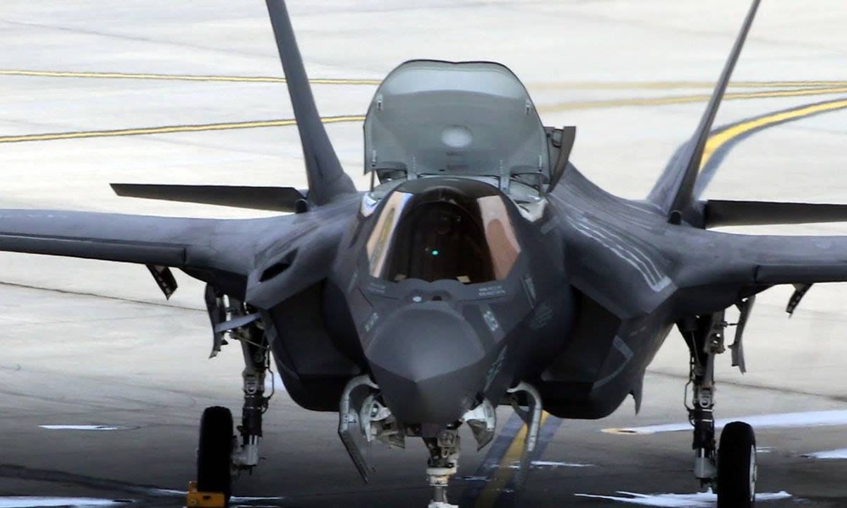 National Interest: испытание супердорогого F-35B - потеря времени и PR-ход