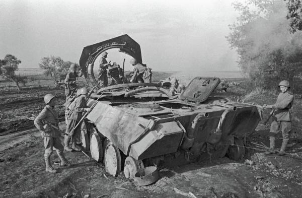 Курская битва в объективах немецких и советских фотографов