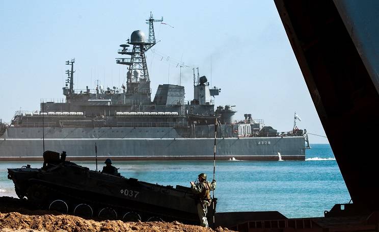 В Крыму прошли учения флота, десанта и авиации