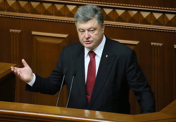 Порошенко анонсировал строительство на Украине новых боевых арсеналов