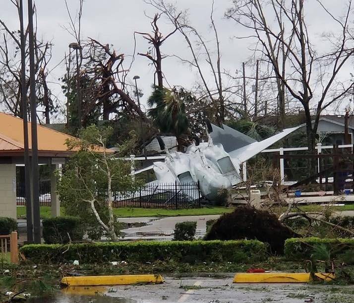 «Родной дом» F-22 разрушен: ураган прошелся по базе ВВС Тиндалл