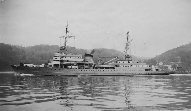 Корабль управления «Ангара»: бывшая яхта Гитлера и другие мифы. Часть 1