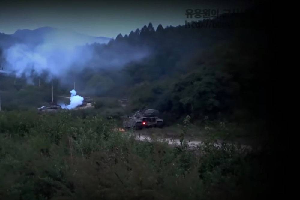 Учебный бой "летающих" Т-80У с М48А5К сняли на видео в Южной Корее