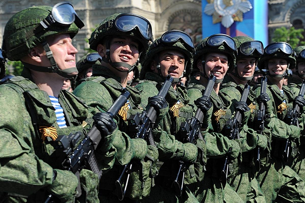 Почему контрактная армия выгоднее для России