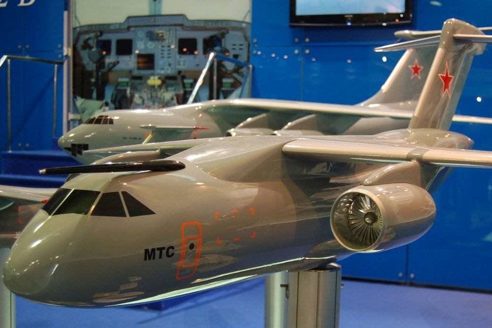 Самолеты Ан-12 в ВКС России начнут менять в 2026 году