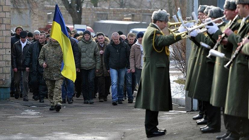 Украинцы показали, как они уклоняются от службы в армии