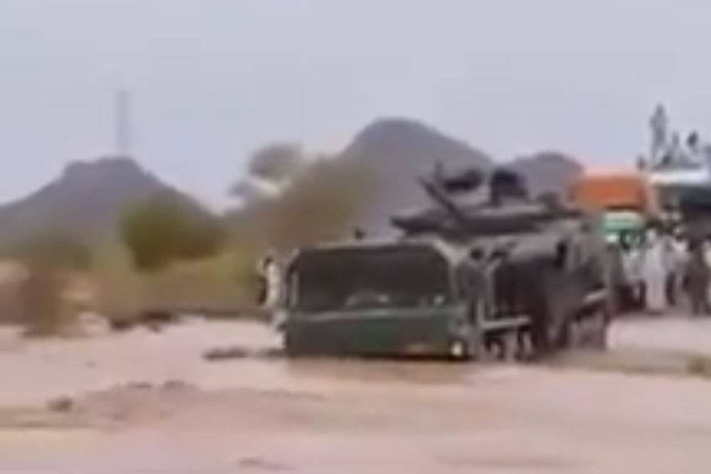 Переправу Т-72АВ через бурную африканскую реку сняли на видео