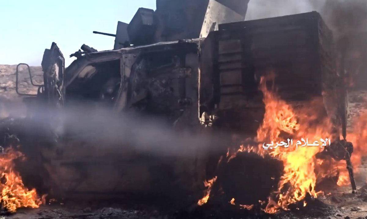 Удар повстанцев по военной базе Альхамад: кадры сожженной техники войск СА