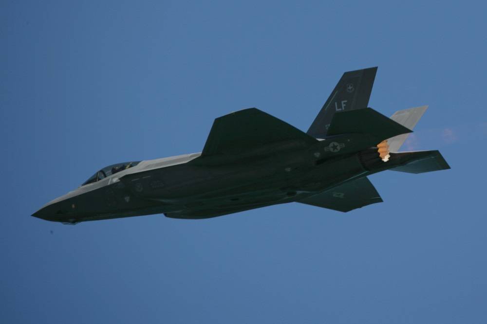 Власти Бельгии решили заменить устаревшие F-16 американскими F-35
