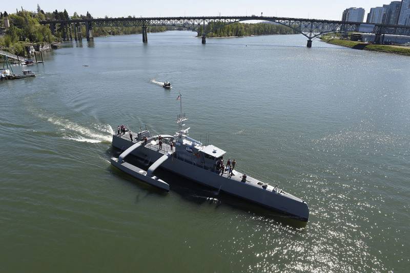 Medium Unmanned Surface Vehicle. ВМС США хотят новый безэкипажный катер