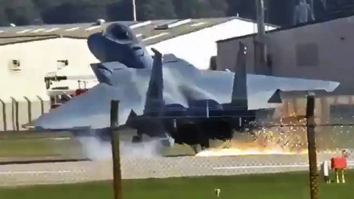 Аварийная посадка F-15: истребитель превратился в «метеор из металла и огня»