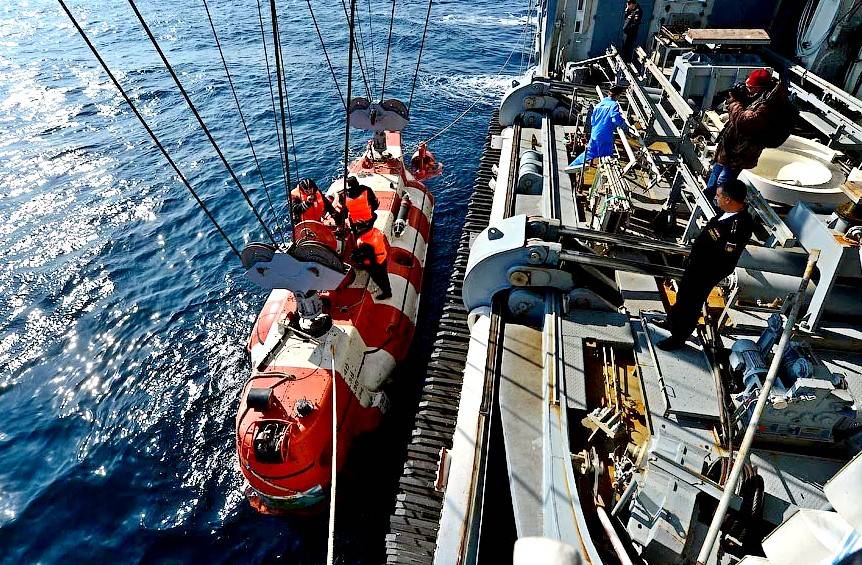 Кошмар ВМФ: Подлодки спасать некому и нечем