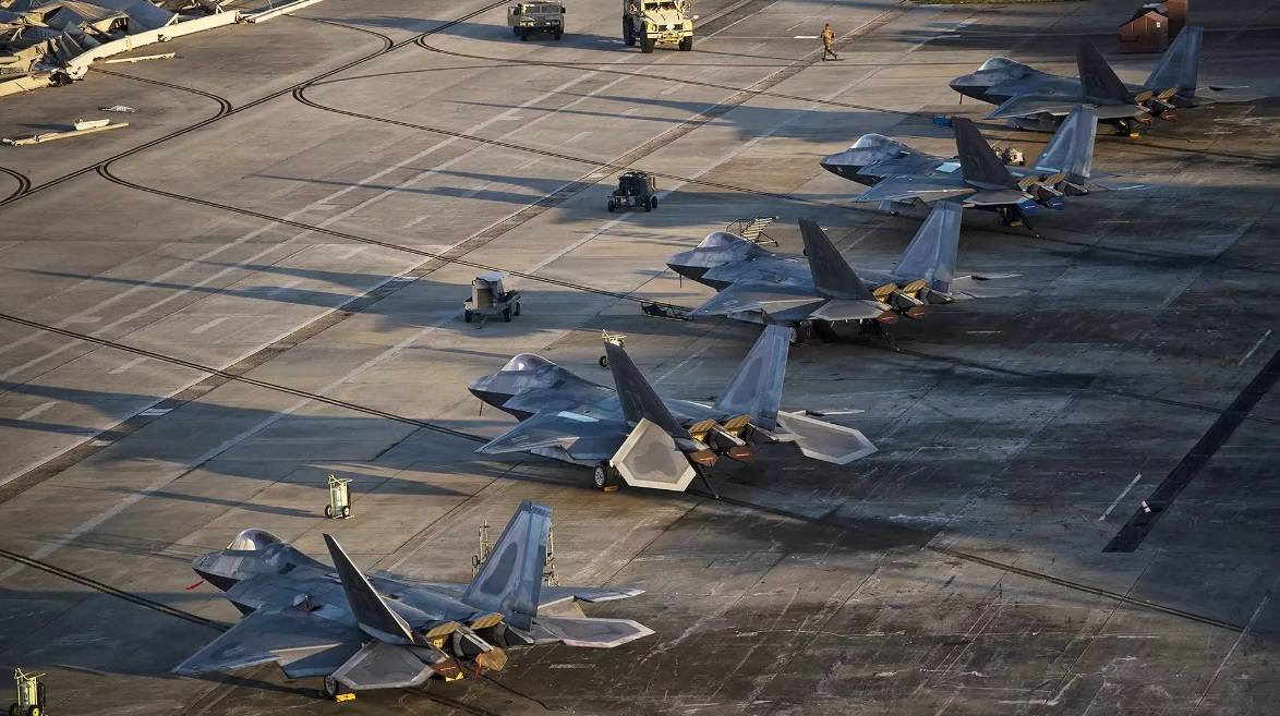 Сколько F-22 покалечено в Тиндалле