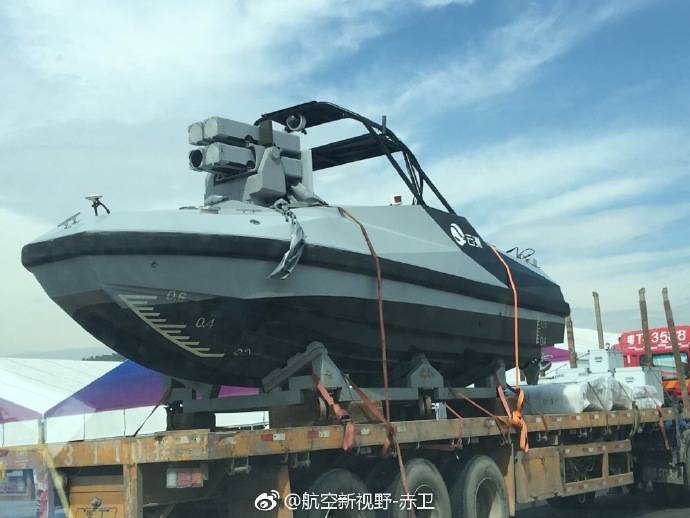 Китайский беспилотный ударный катер засветился по дороге в Чжухай